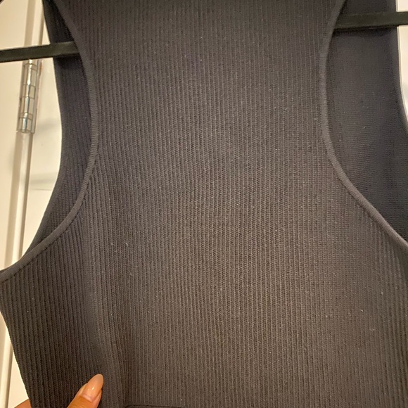Aritzia Babaton Ribbed Crop Tank - Picture 3 of 3